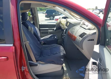 2009 Chrysler Town & Country Lx from USA, damaged, VIN 2A8HR44E09R539719